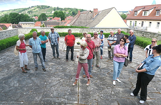 Vor dem Jahngrab