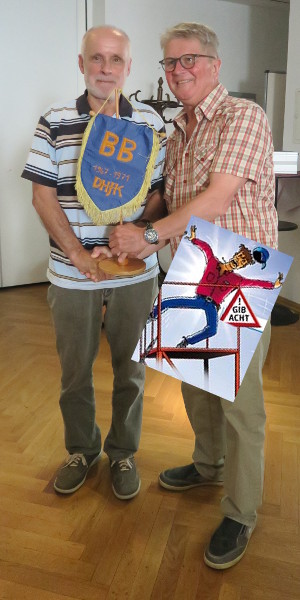 Wimpelübergabe, Sturz